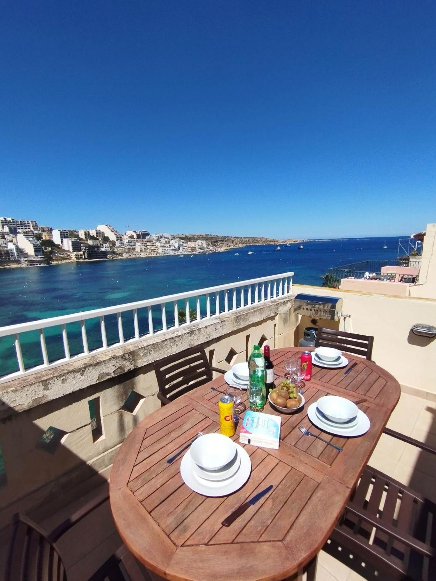 Blue Harbour Seafront Penthouse With Large Terrace With Panoramic Sea Views - By Getawaysmalta Apartamento St. Paul's Bay Exterior foto