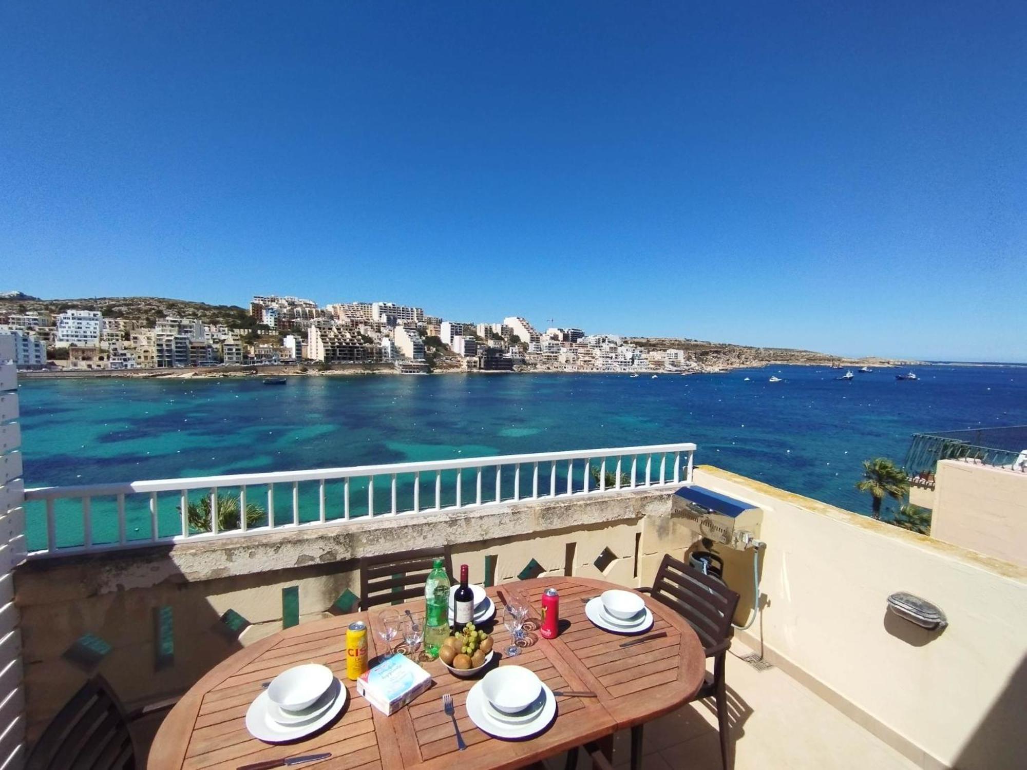 Blue Harbour Seafront Penthouse With Large Terrace With Panoramic Sea Views - By Getawaysmalta Apartamento St. Paul's Bay Exterior foto