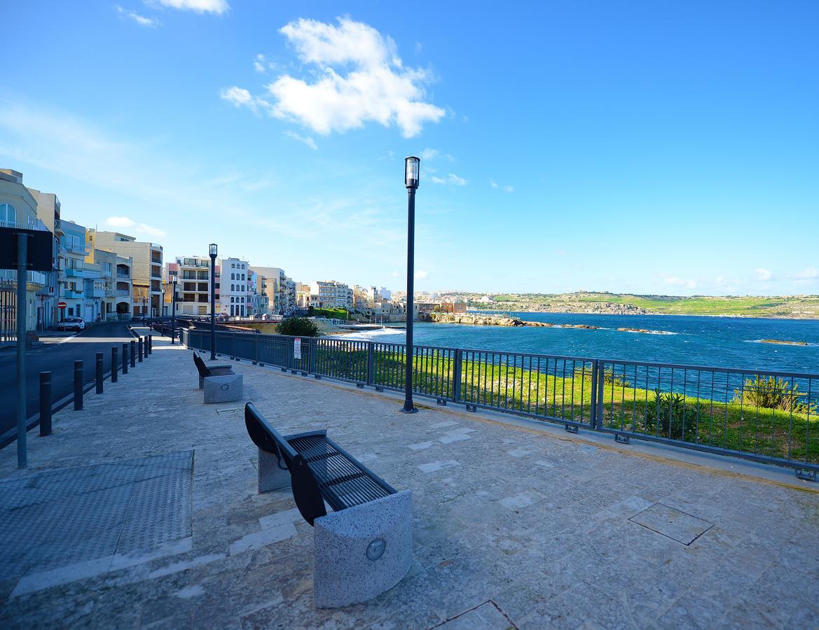 Blue Harbour Seafront Penthouse With Large Terrace With Panoramic Sea Views - By Getawaysmalta Apartamento St. Paul's Bay Exterior foto