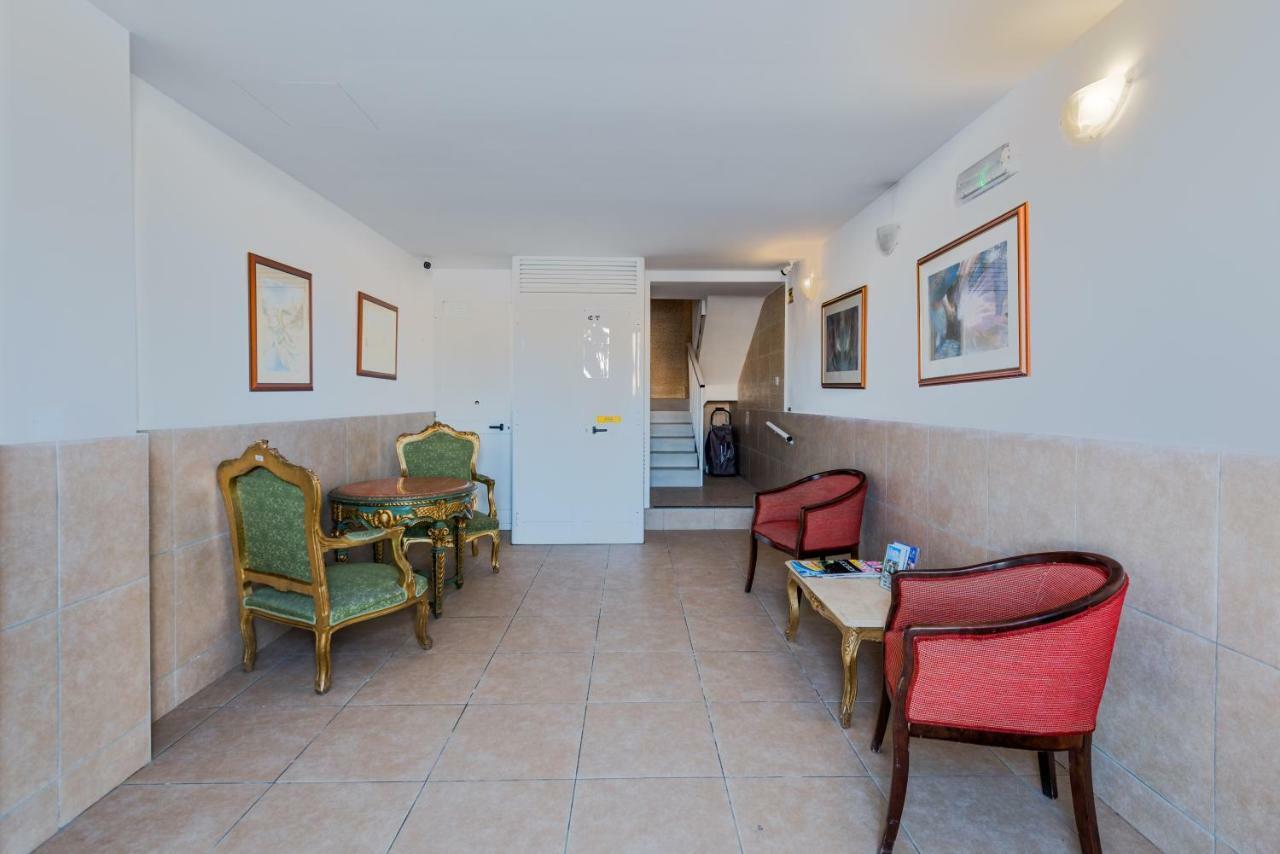 Blue Harbour Seafront Penthouse With Large Terrace With Panoramic Sea Views - By Getawaysmalta Apartamento St. Paul's Bay Exterior foto